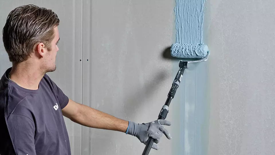 Applying roller filler to joints