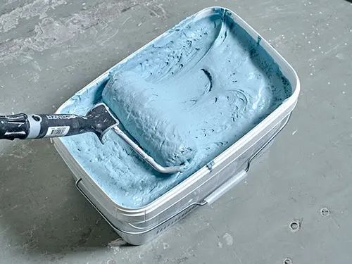 Dalapro Roll Hydro - ready-mixed filler for roller application in wet rooms