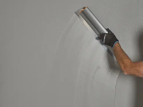 Dalapro Lightning Facade – a spray filler for repairs on walls and ceilings, outdoors and indoors 